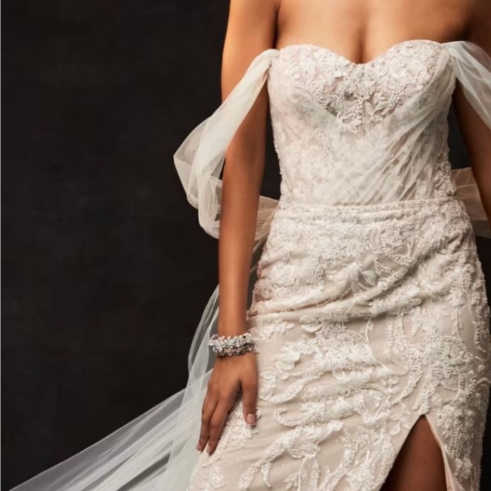 Chic Off-Shoulder Lace Wedding Gown